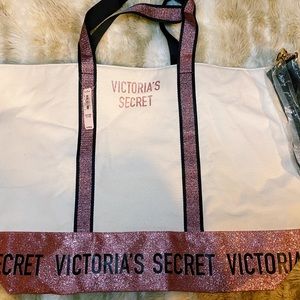 Never been used VS tote!